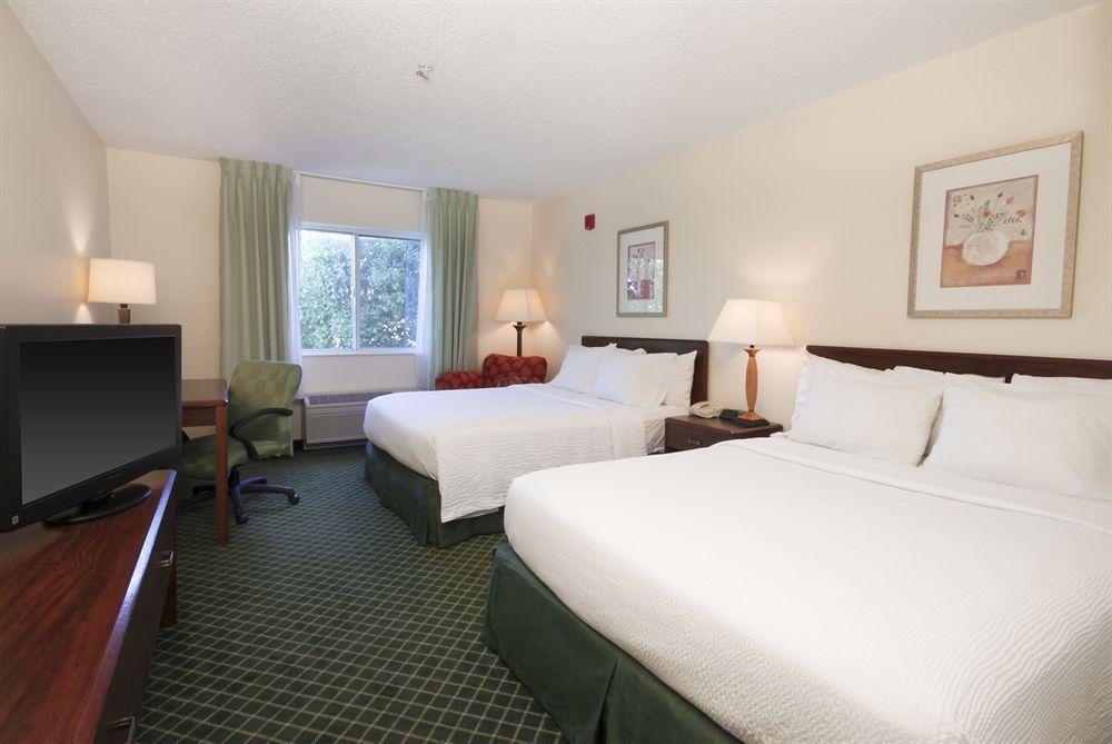 Fairfield Inn & Suites Бомонт Экстерьер фото