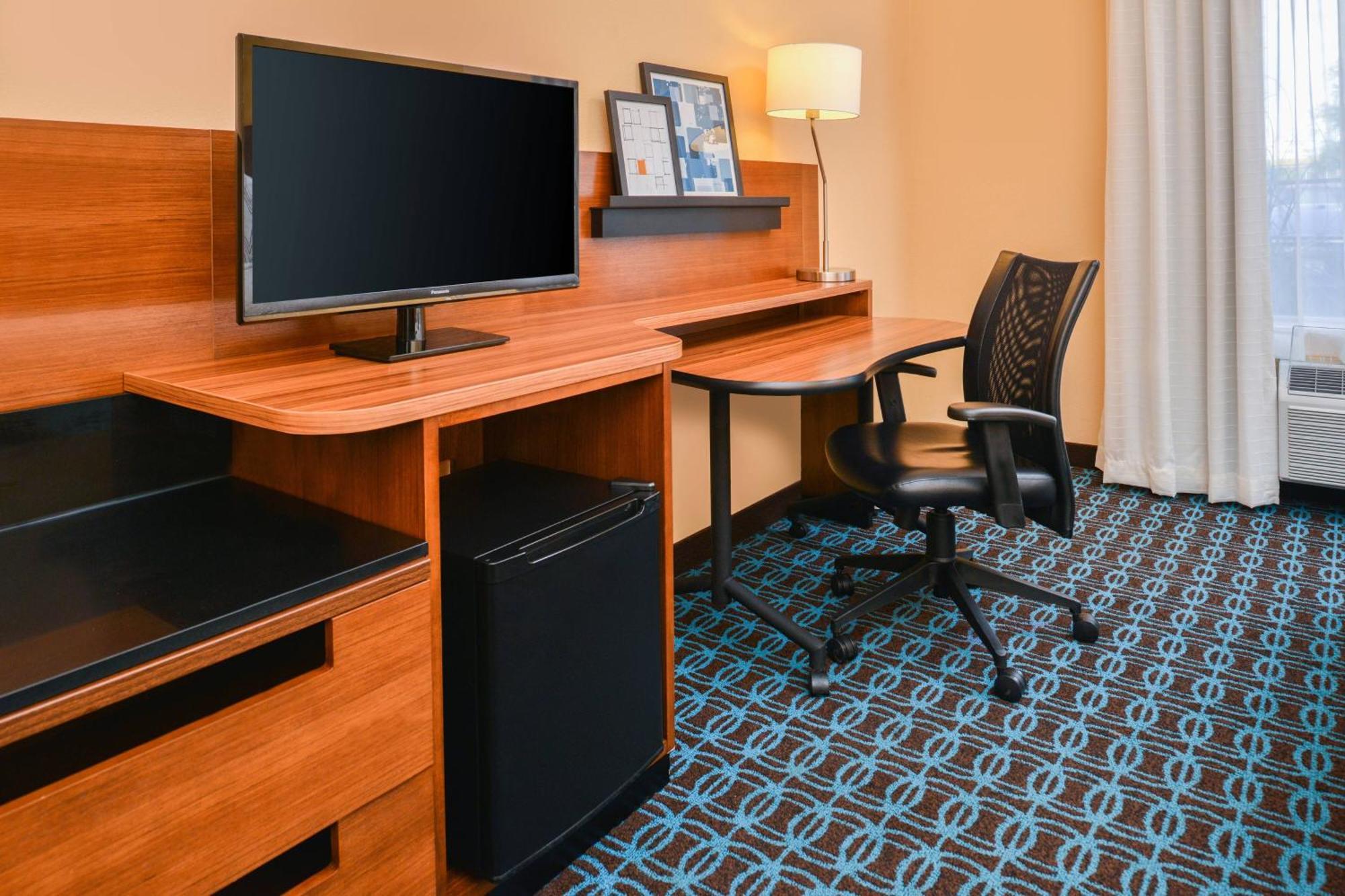 Fairfield Inn & Suites Бомонт Экстерьер фото