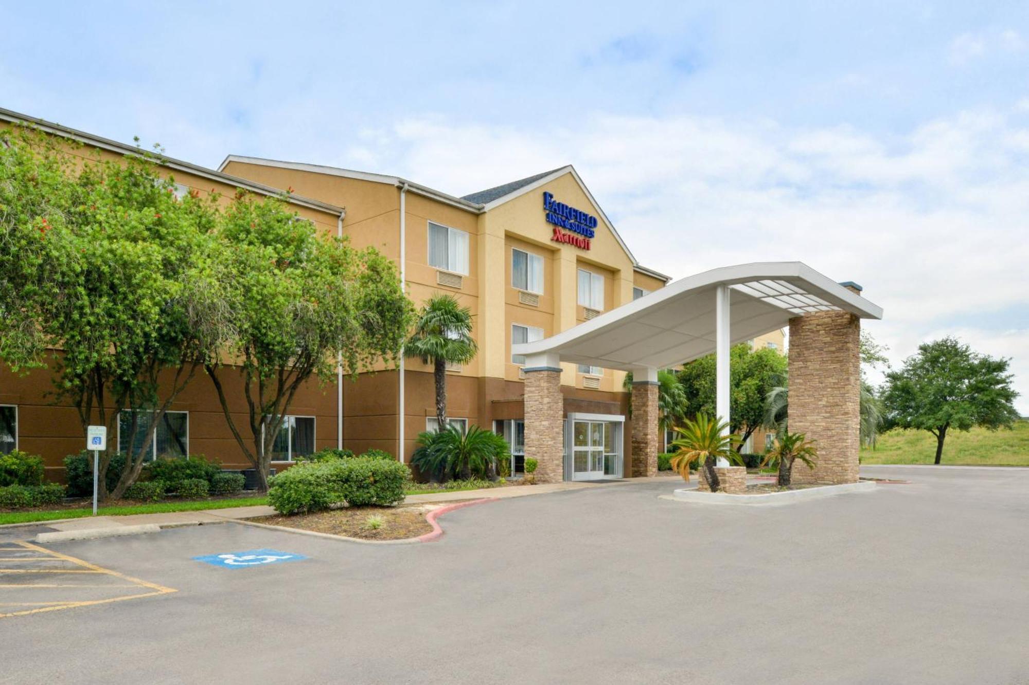 Fairfield Inn & Suites Бомонт Экстерьер фото